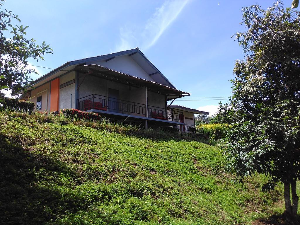 Hotel Ban Suan Sukjai Mae Sariang Exterior foto