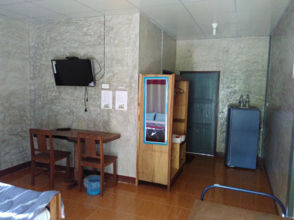 Hotel Ban Suan Sukjai Mae Sariang Exterior foto