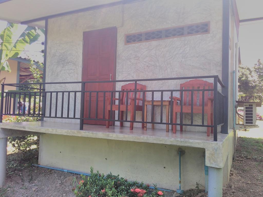 Hotel Ban Suan Sukjai Mae Sariang Exterior foto