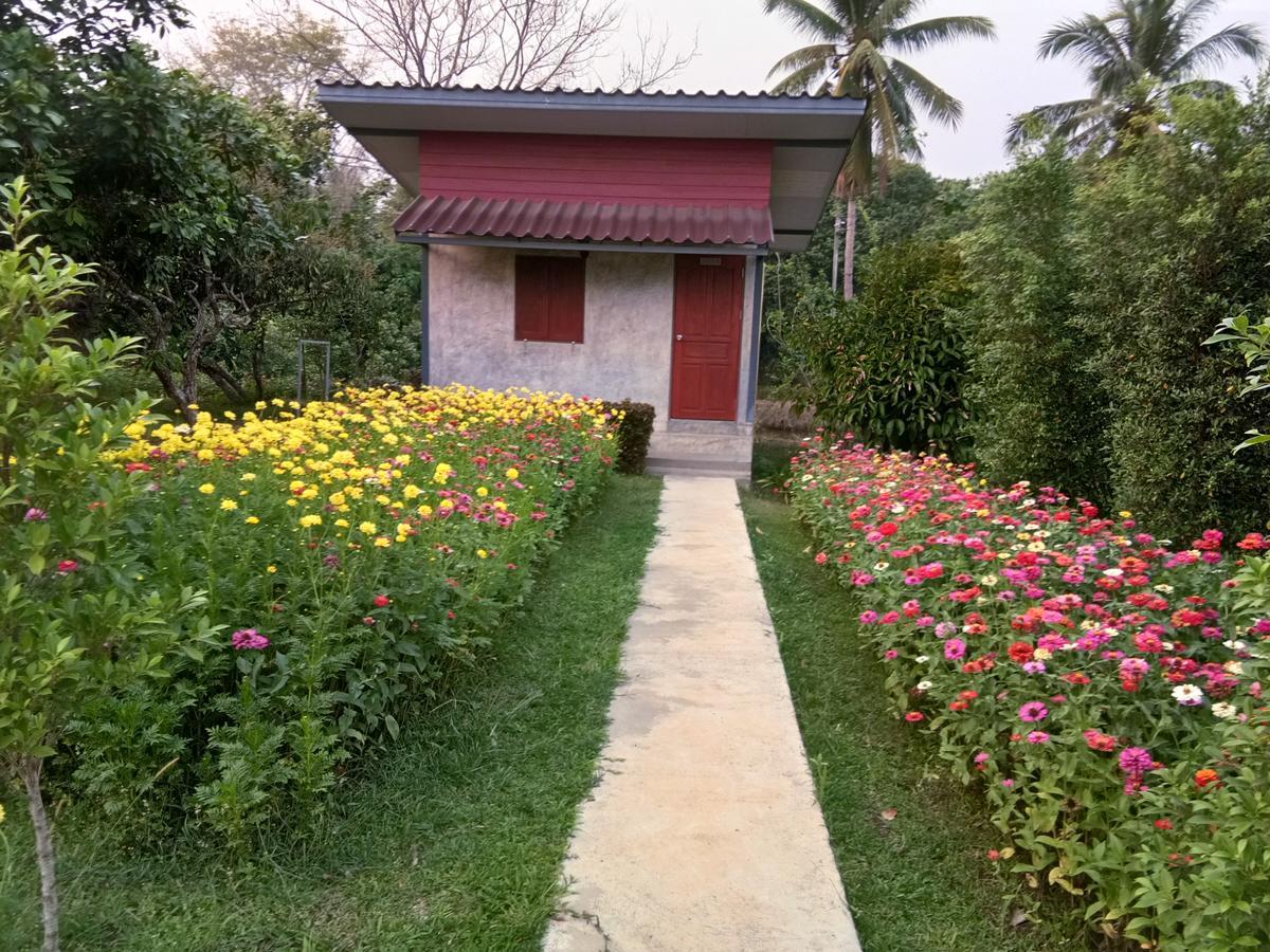 Hotel Ban Suan Sukjai Mae Sariang Exterior foto