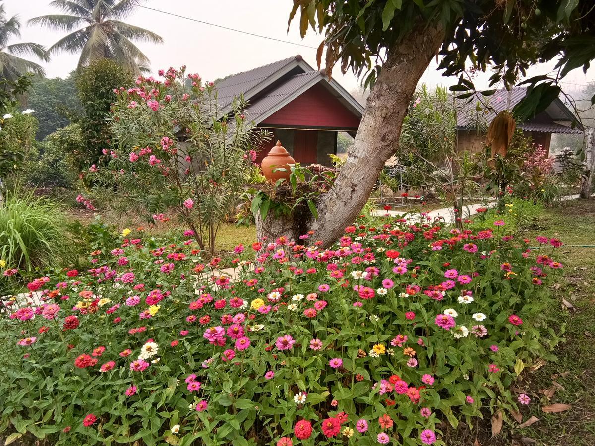 Hotel Ban Suan Sukjai Mae Sariang Exterior foto