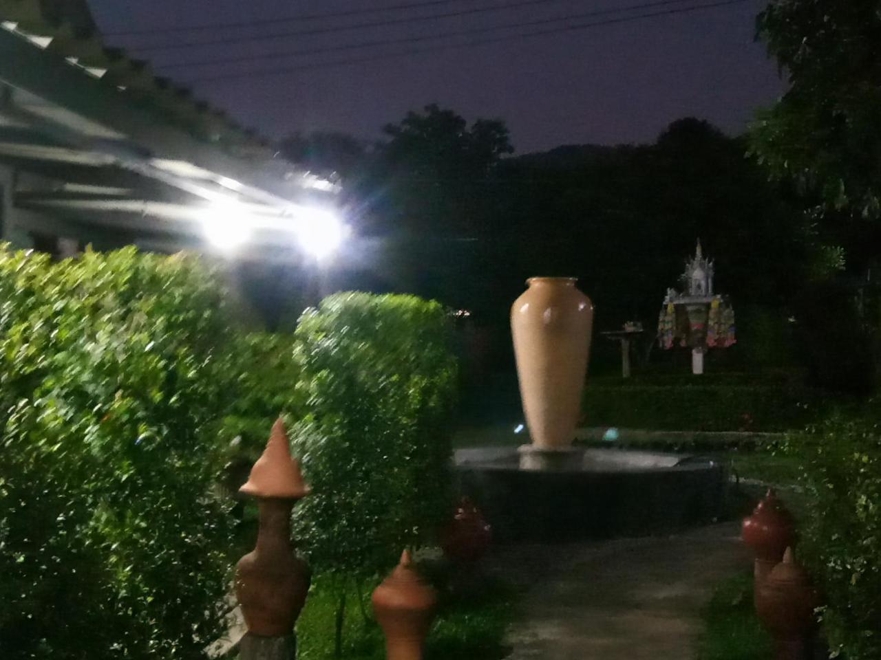 Hotel Ban Suan Sukjai Mae Sariang Exterior foto