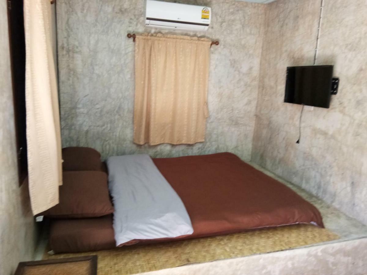 Hotel Ban Suan Sukjai Mae Sariang Exterior foto