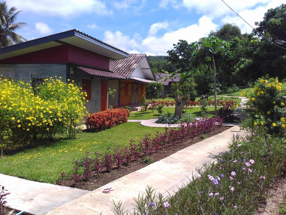 Hotel Ban Suan Sukjai Mae Sariang Exterior foto