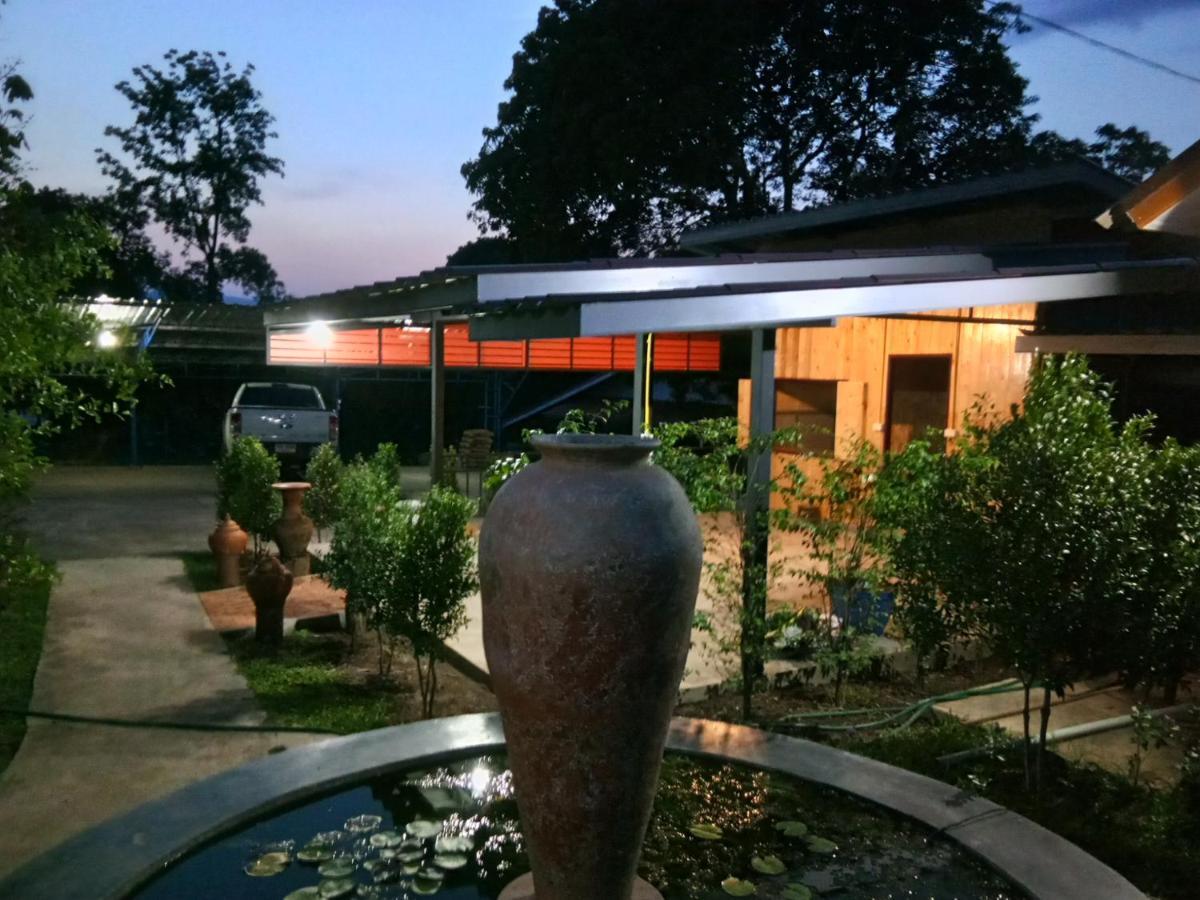 Hotel Ban Suan Sukjai Mae Sariang Exterior foto